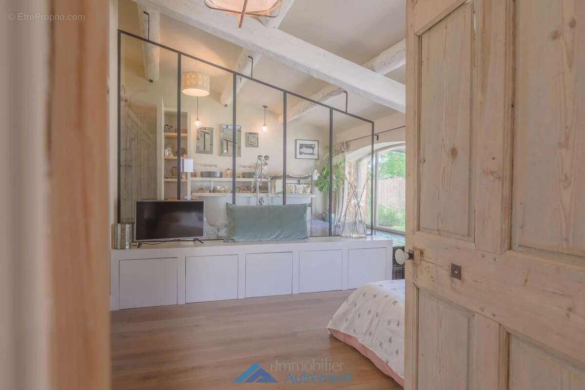 Maison à LE THOLONET