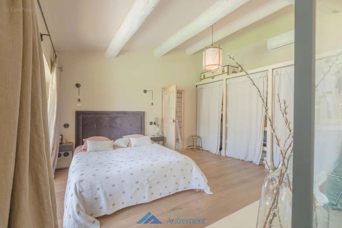 Maison à LE THOLONET