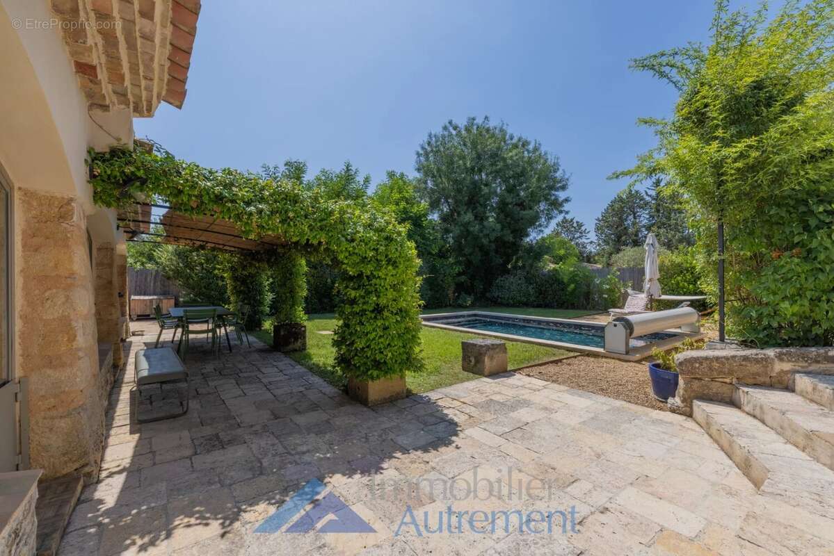 Maison à LE THOLONET