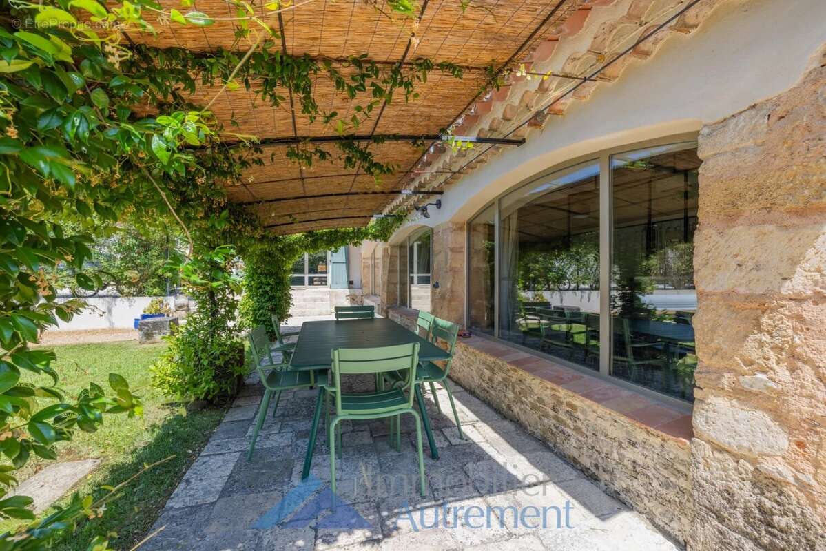 Maison à LE THOLONET