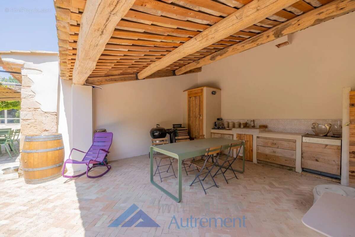 Maison à LE THOLONET