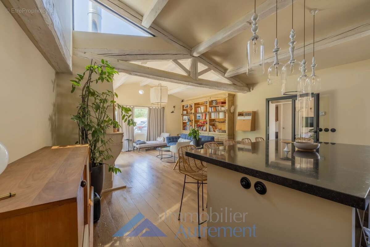 Maison à LE THOLONET