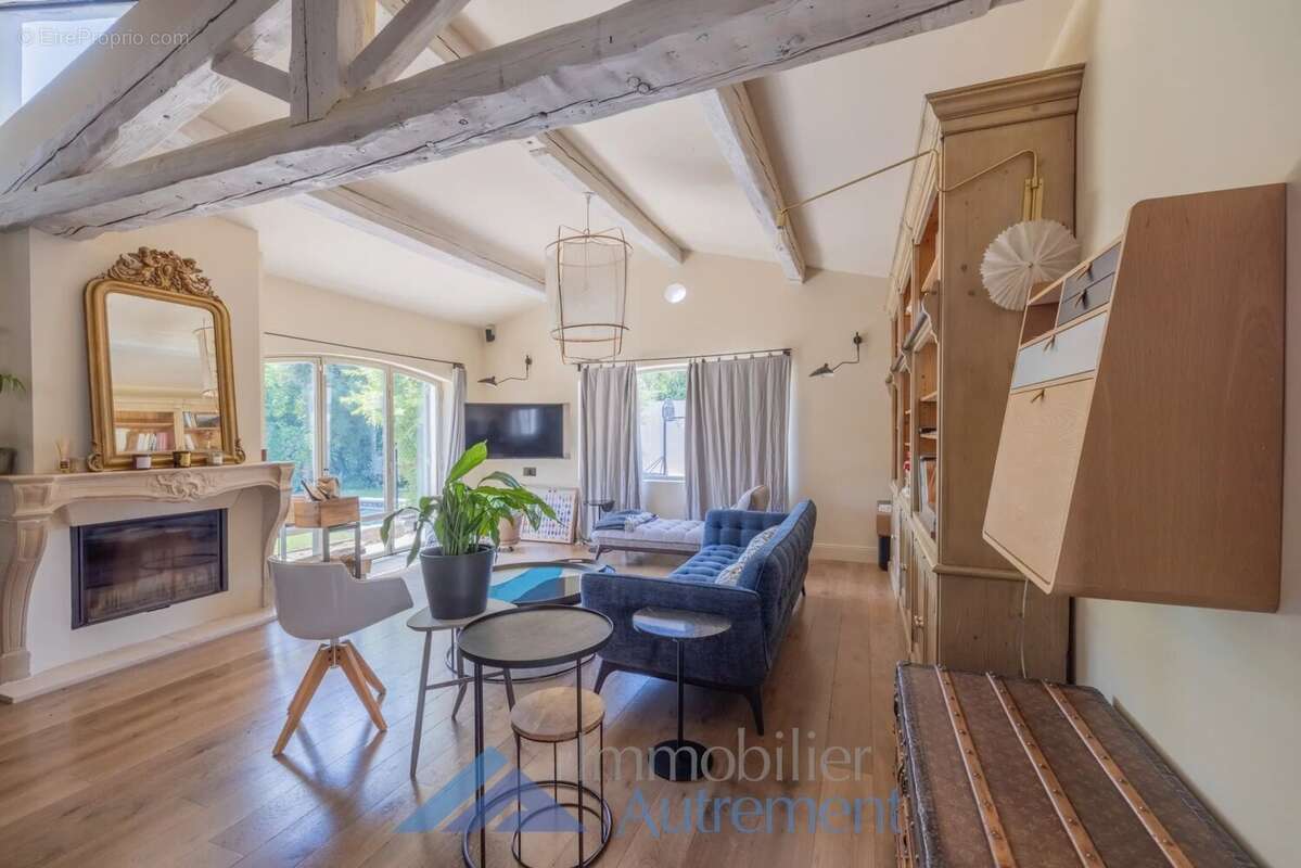 Maison à LE THOLONET