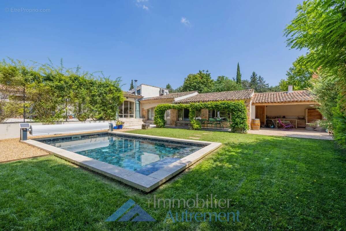 Maison à LE THOLONET