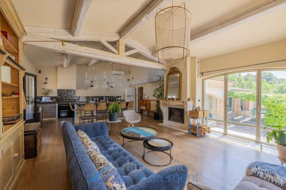 Maison à LE THOLONET