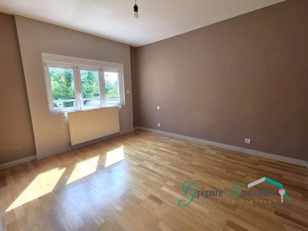 Maison à MONTIGNY-SUR-LOING