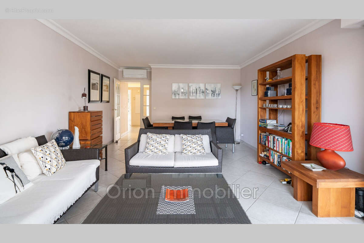 Appartement à MANDELIEU-LA-NAPOULE