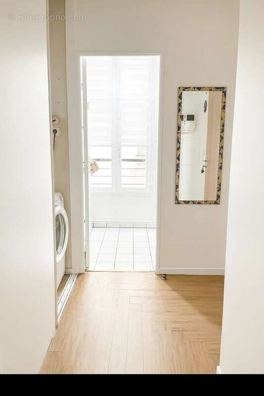 Appartement à PARIS-17E