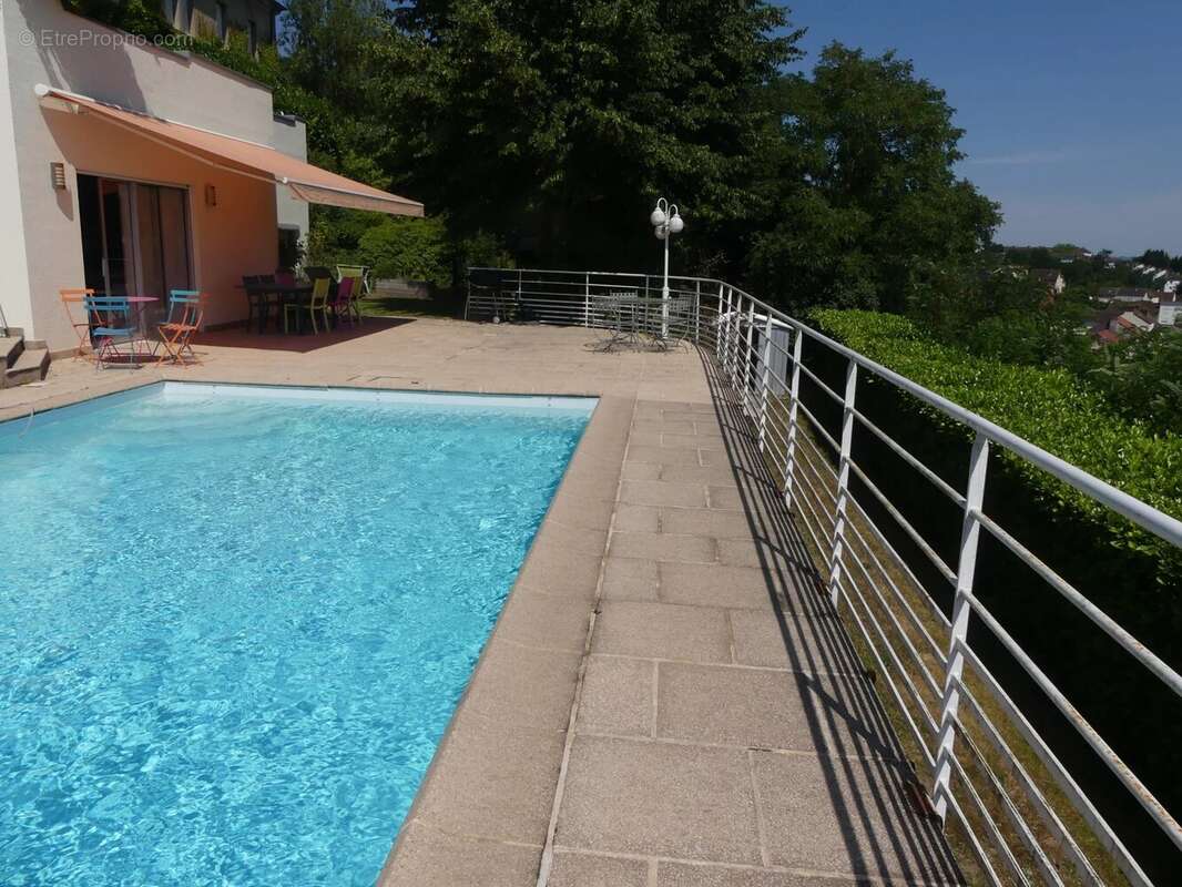 Maison à LE CREUSOT