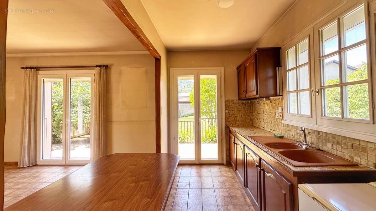 Maison à BEAUCROISSANT