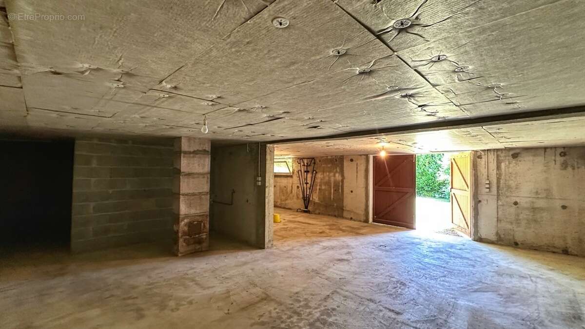 Maison à BEAUCROISSANT