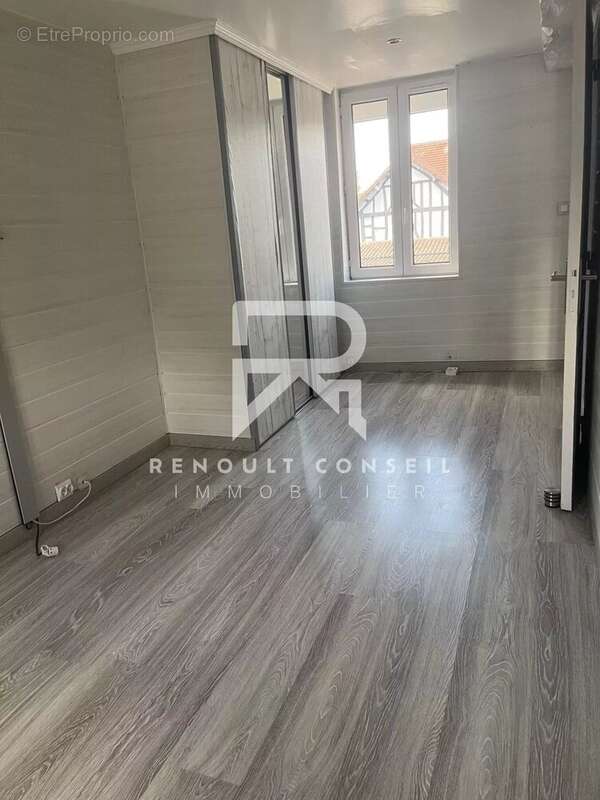 Maison à PETIT-COURONNE