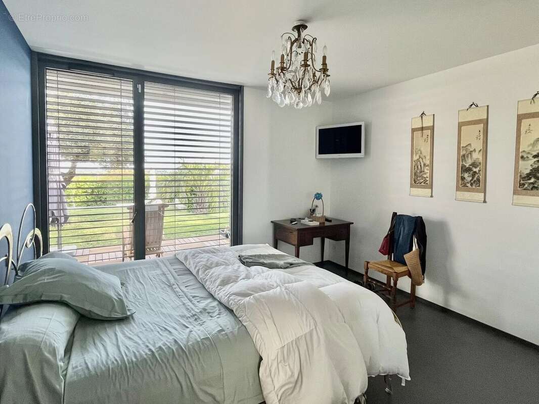 Maison à SAINT-CLEMENT-DE-RIVIERE