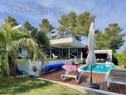 Maison à SAINT-CLEMENT-DE-RIVIERE