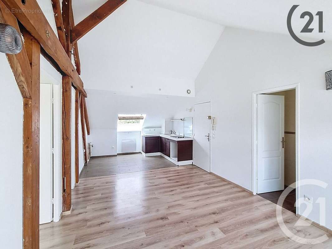 Appartement à BRIE-COMTE-ROBERT