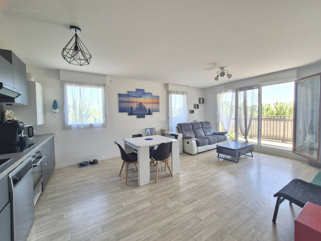 Appartement à VERT-SAINT-DENIS