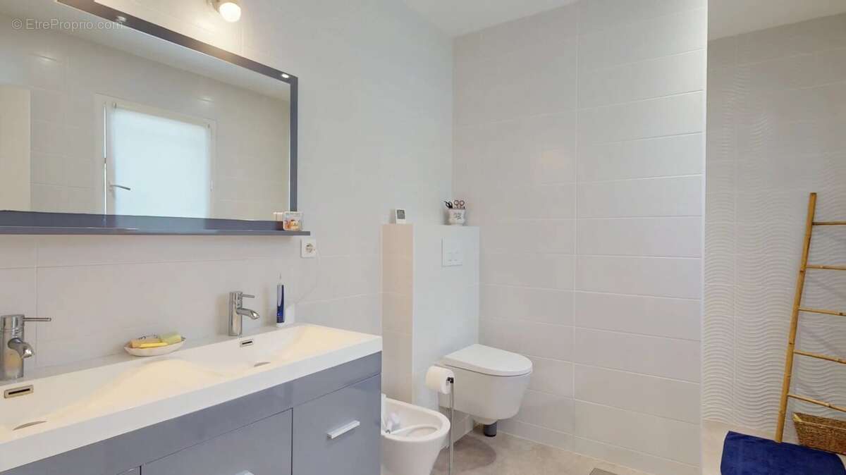 Maison à VAUX-SUR-MER