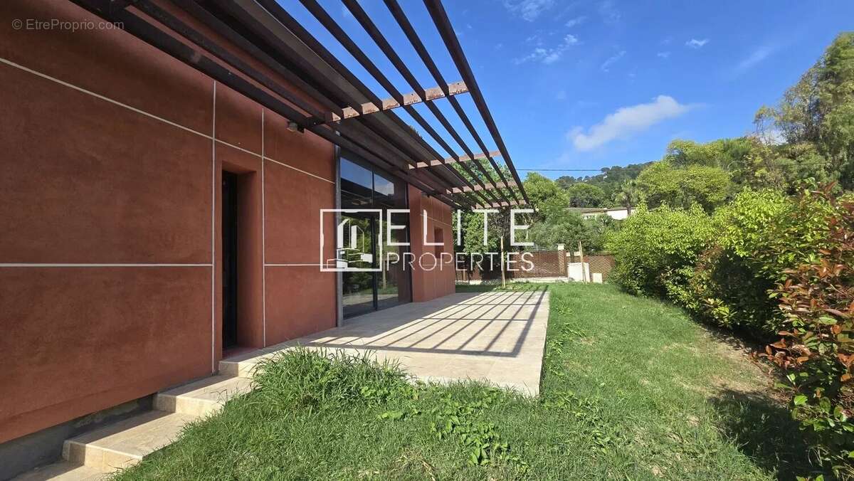 Maison à MOUANS-SARTOUX