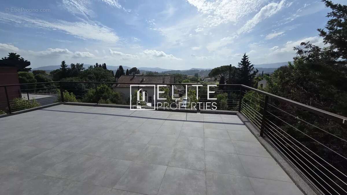 Maison à MOUANS-SARTOUX