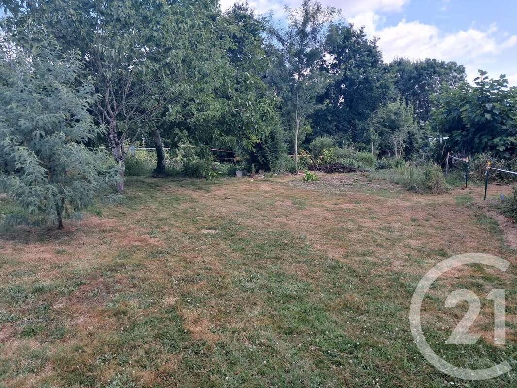 Terrain à GROSBREUIL