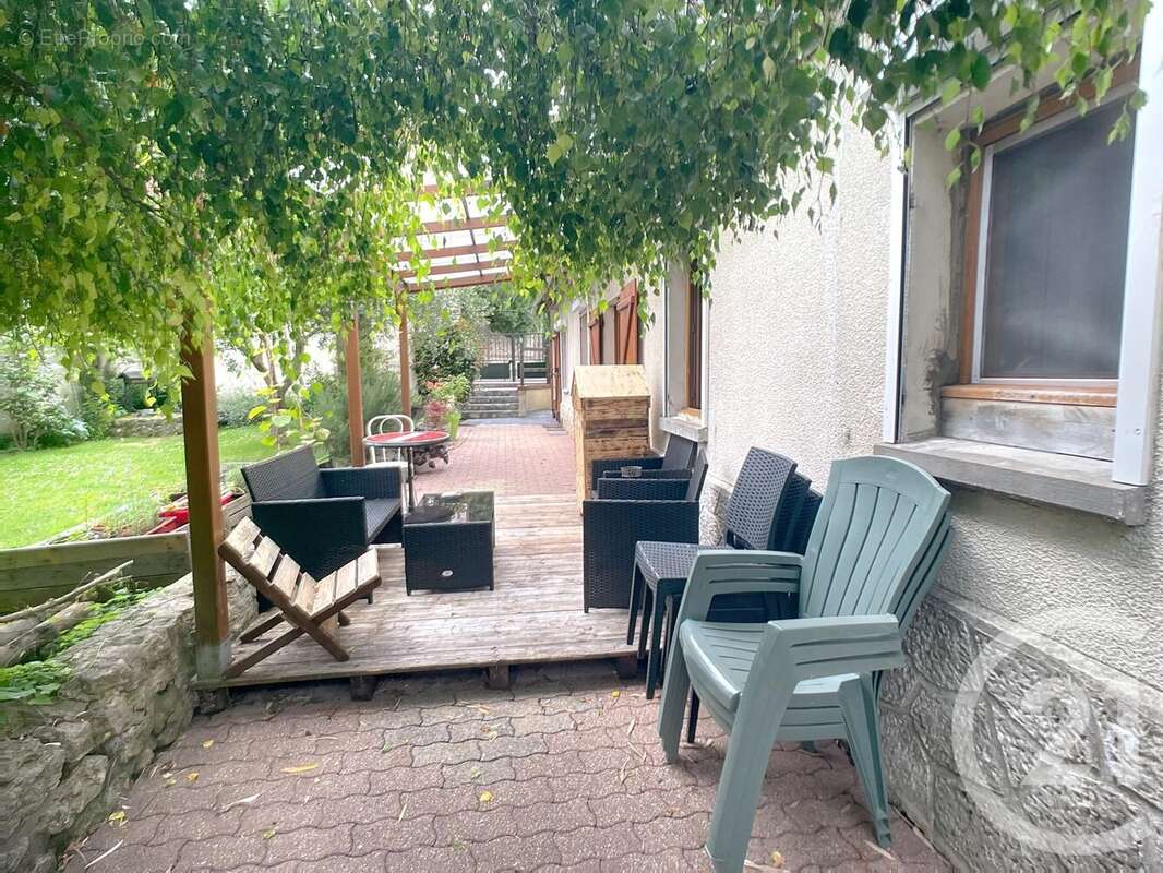 Maison à NEUF-MARCHE