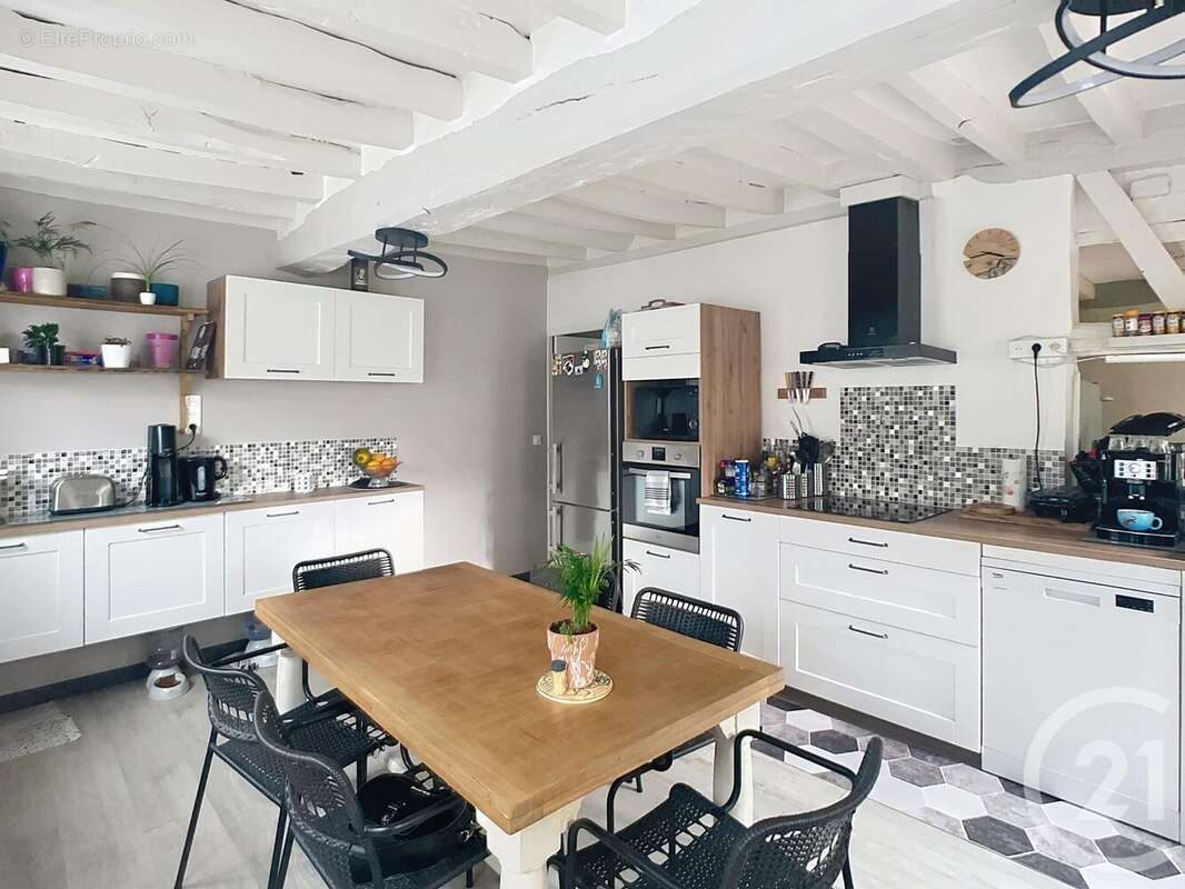 Maison à NEUF-MARCHE