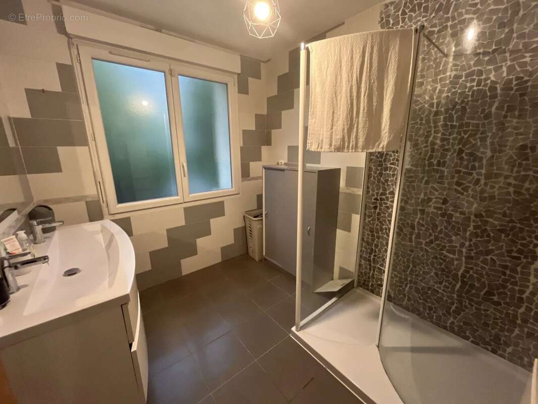 Maison à VEZENOBRES