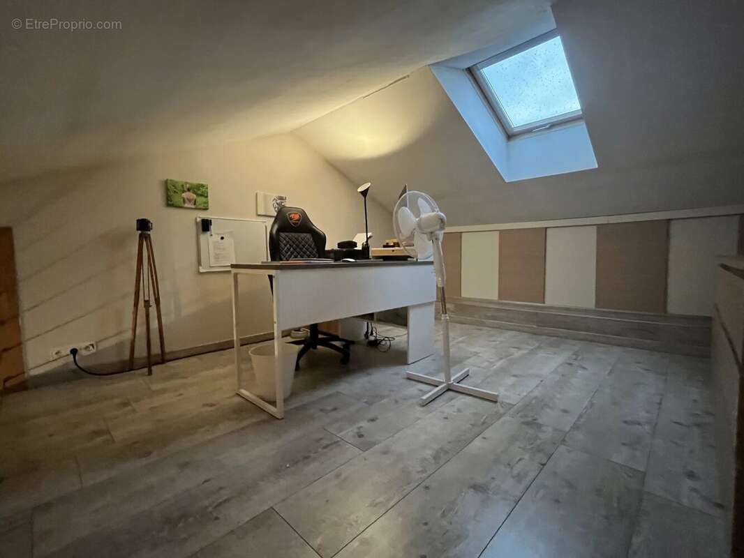 Maison à VEZENOBRES