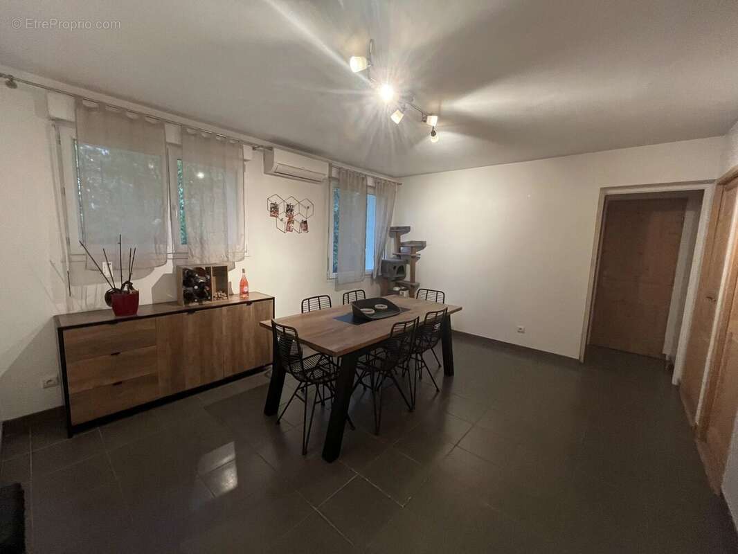 Maison à VEZENOBRES