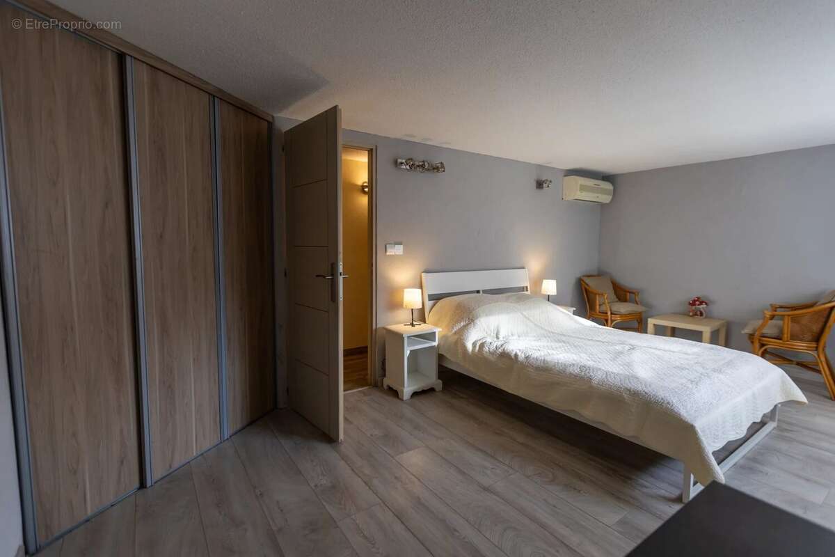 Maison à VEZENOBRES