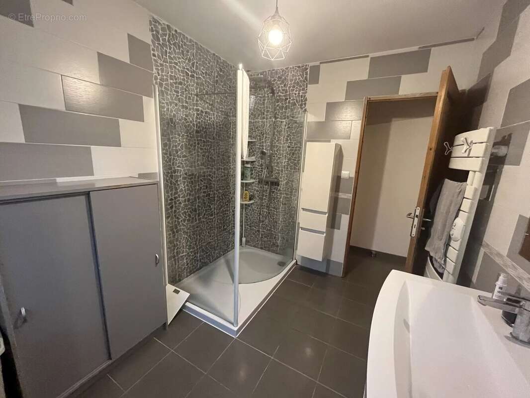 Maison à VEZENOBRES