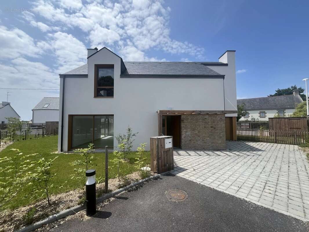 Maison à LARMOR-BADEN