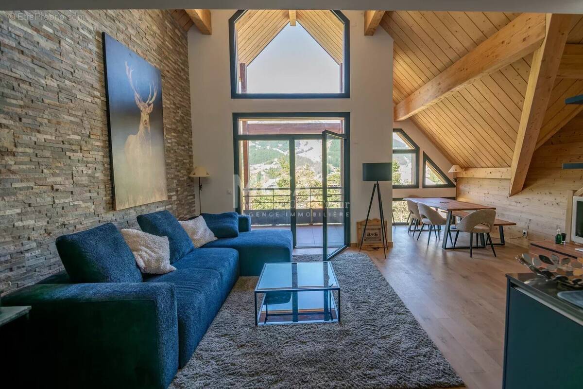 Appartement à SAINT-ETIENNE-DE-TINEE