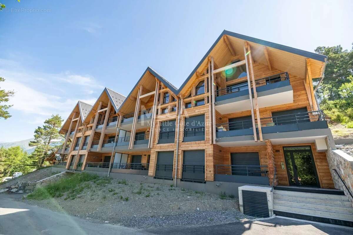 Appartement à SAINT-ETIENNE-DE-TINEE