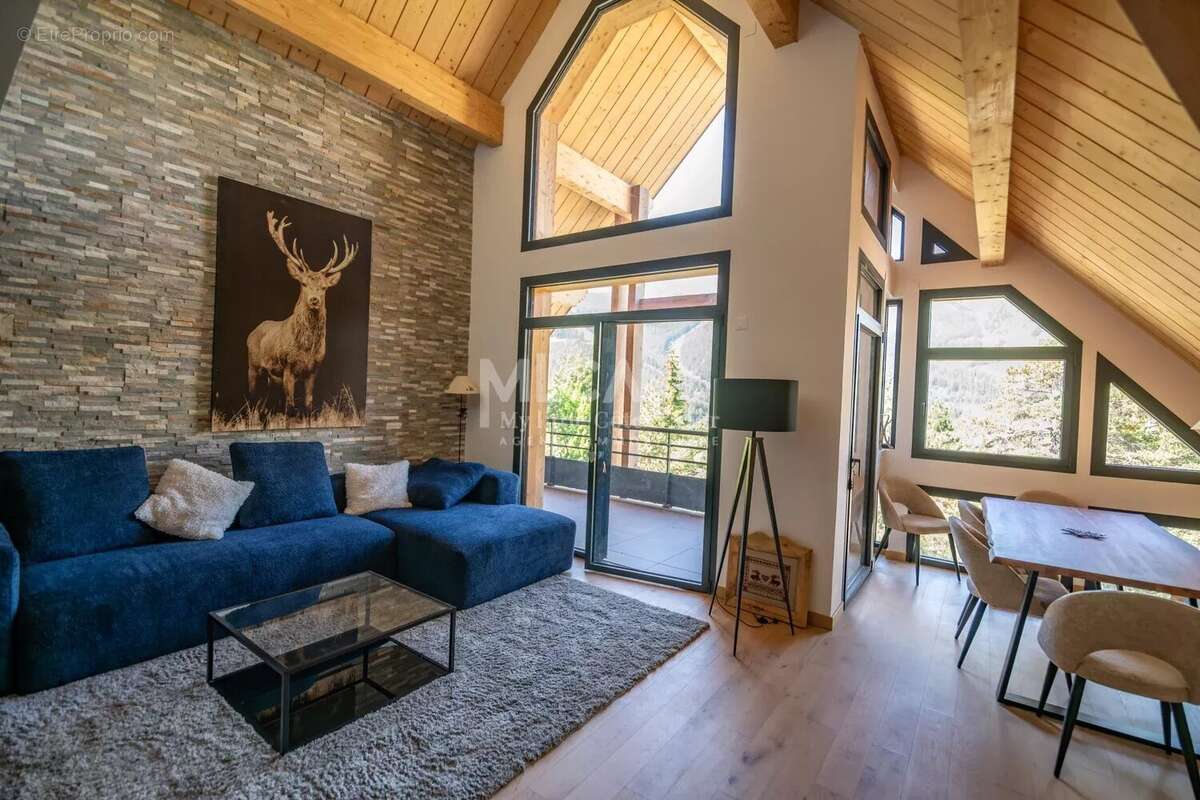 Appartement à SAINT-ETIENNE-DE-TINEE