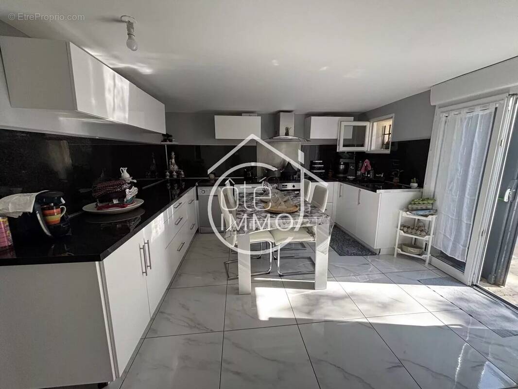 Maison à CASTILLON-LA-BATAILLE