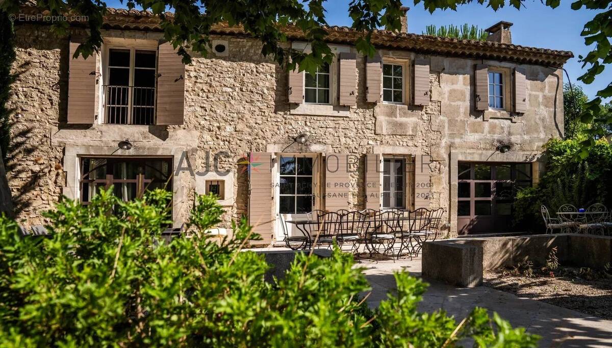 Maison à SAINT-ETIENNE-DU-GRES