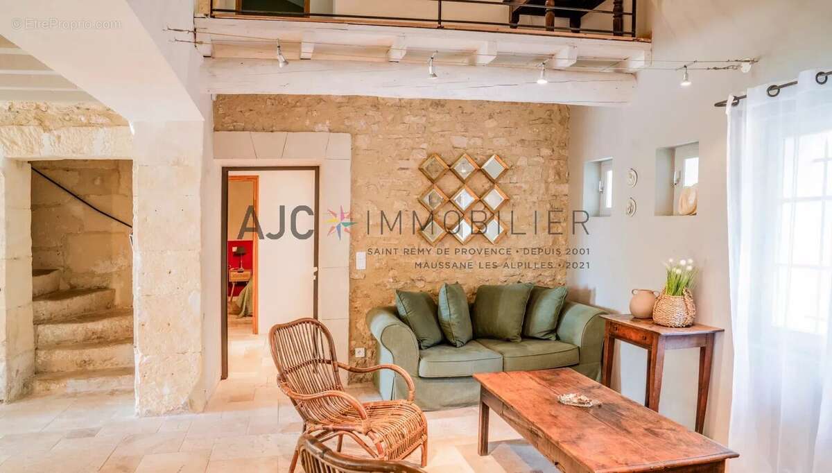 Maison à SAINT-ETIENNE-DU-GRES