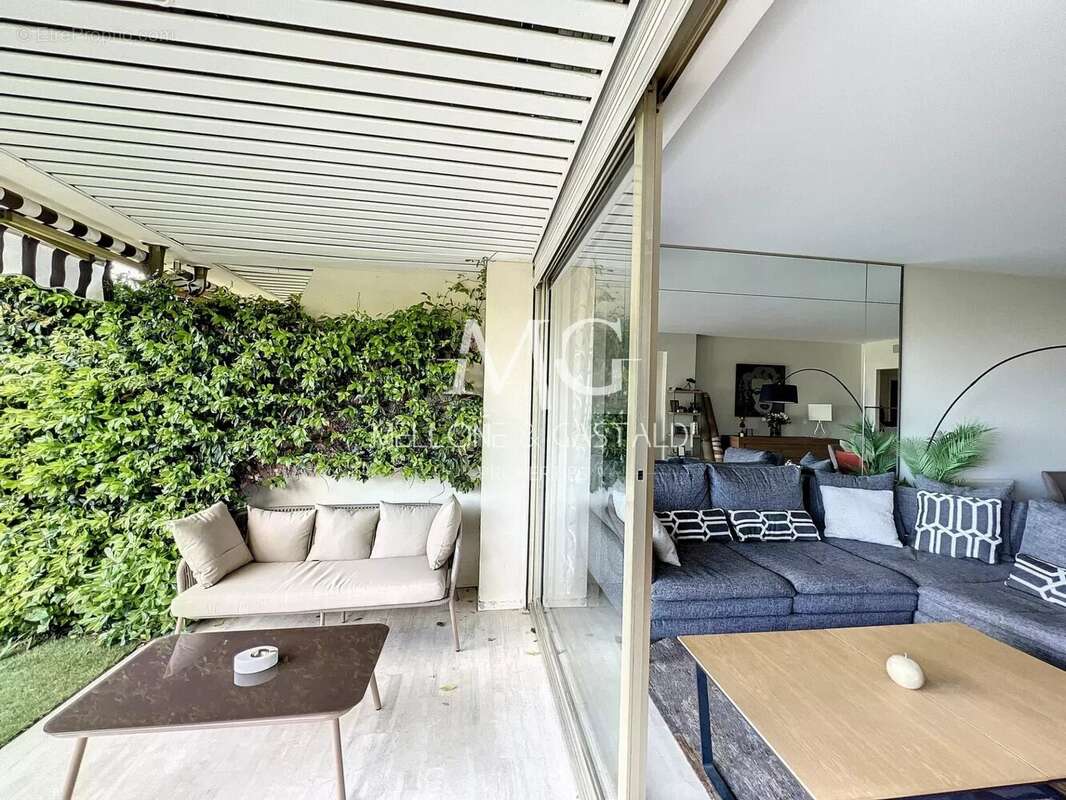 Appartement à LE CANNET