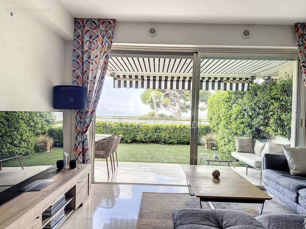 Appartement à LE CANNET