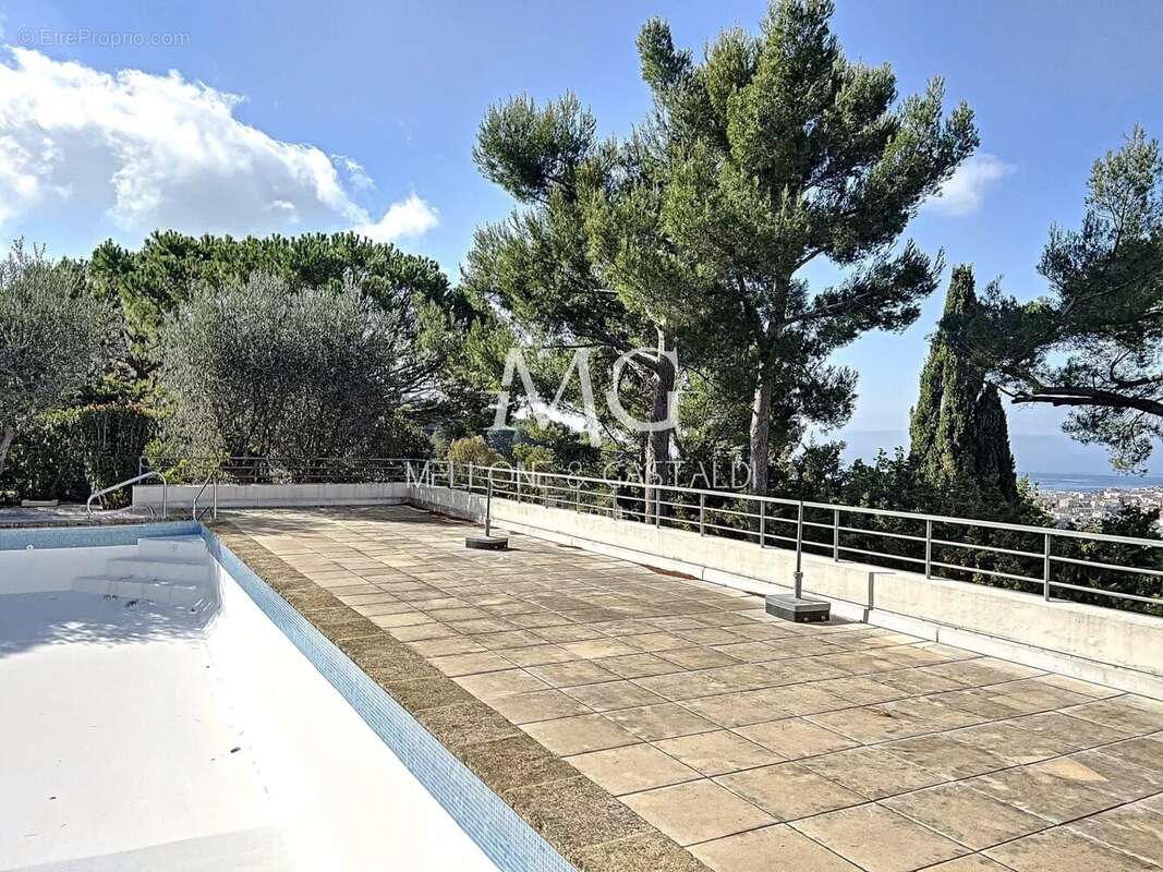 Appartement à LE CANNET