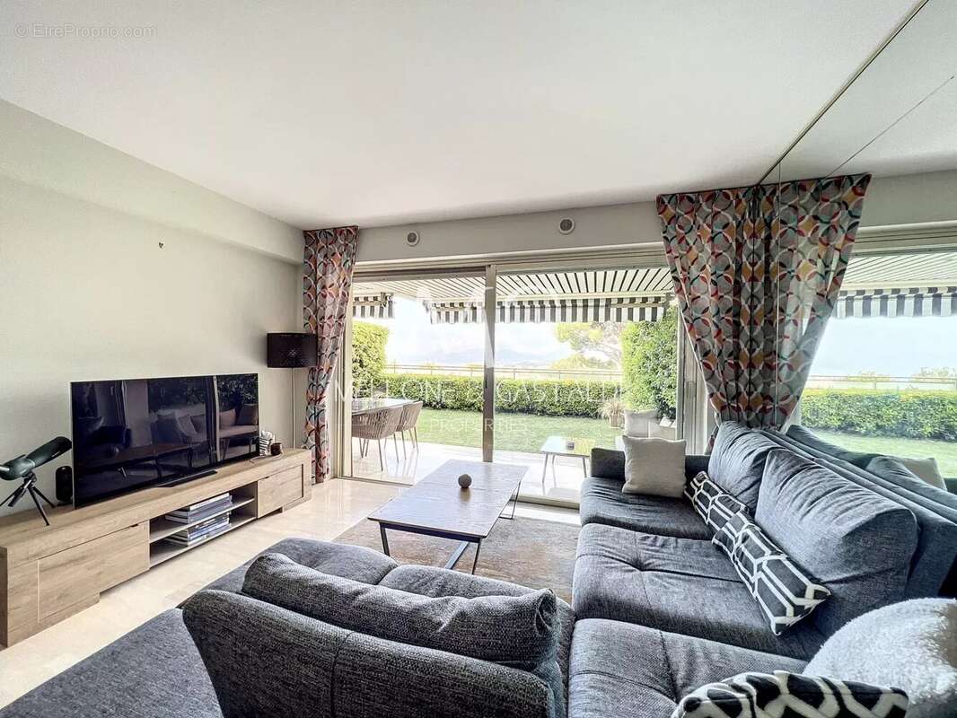 Appartement à LE CANNET