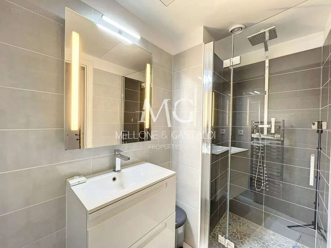 Appartement à LE CANNET