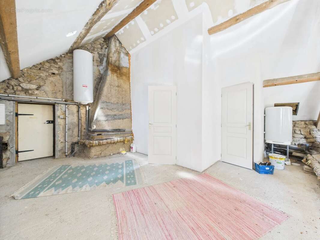 Maison à BARD-LE-REGULIER