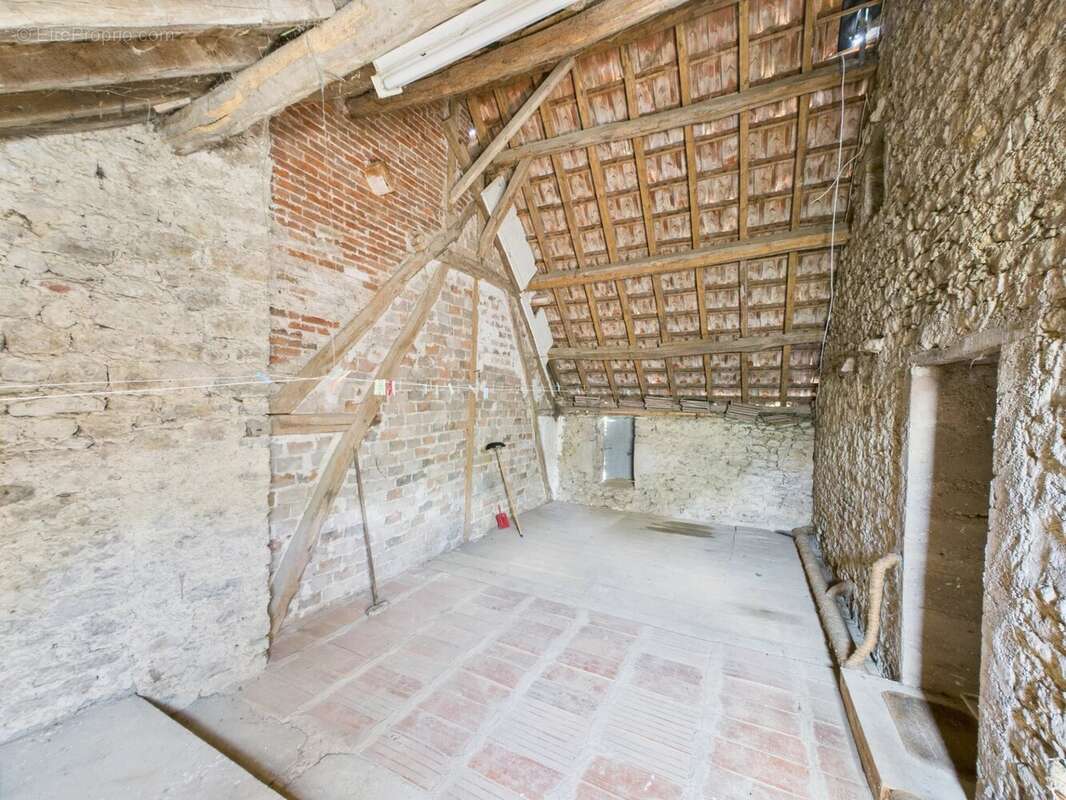 Maison à PRECY-SOUS-THIL