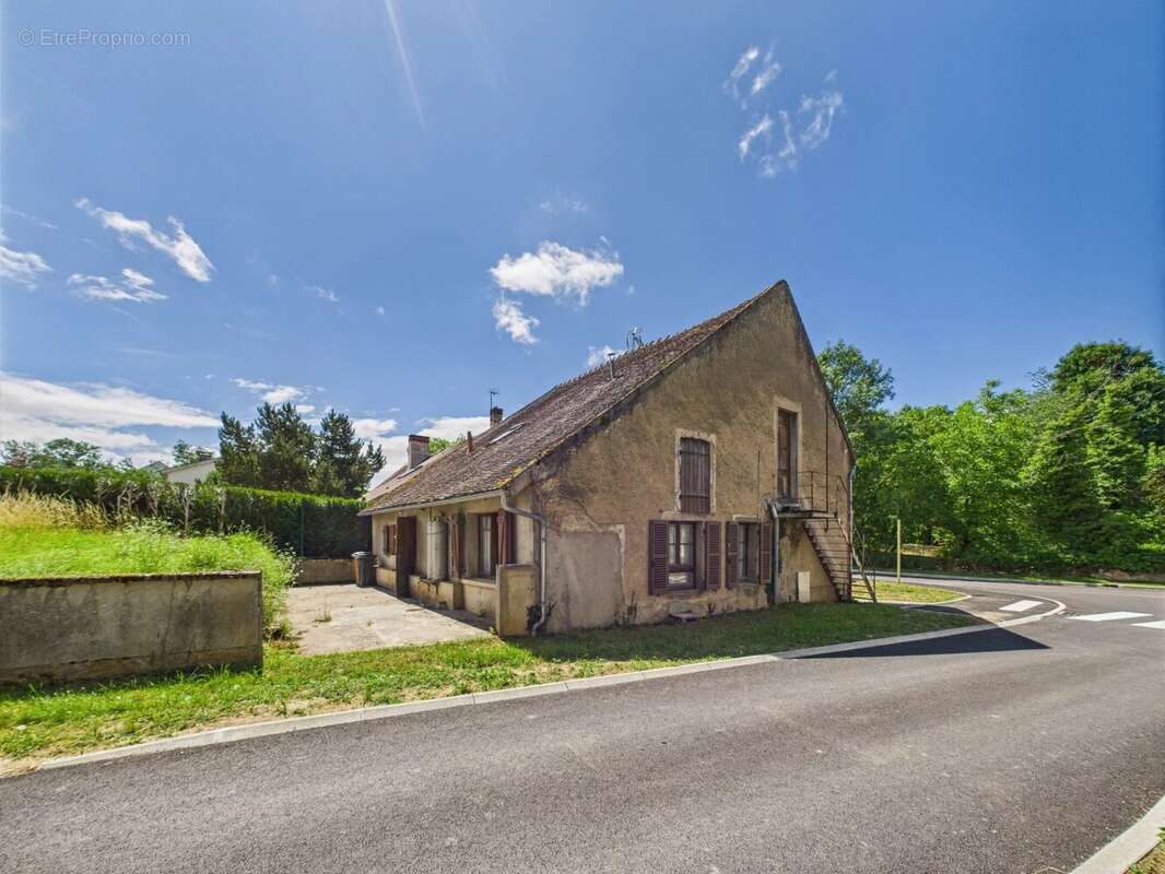 Maison à PRECY-SOUS-THIL