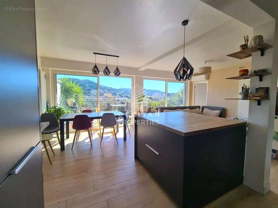 Appartement à LE CANNET