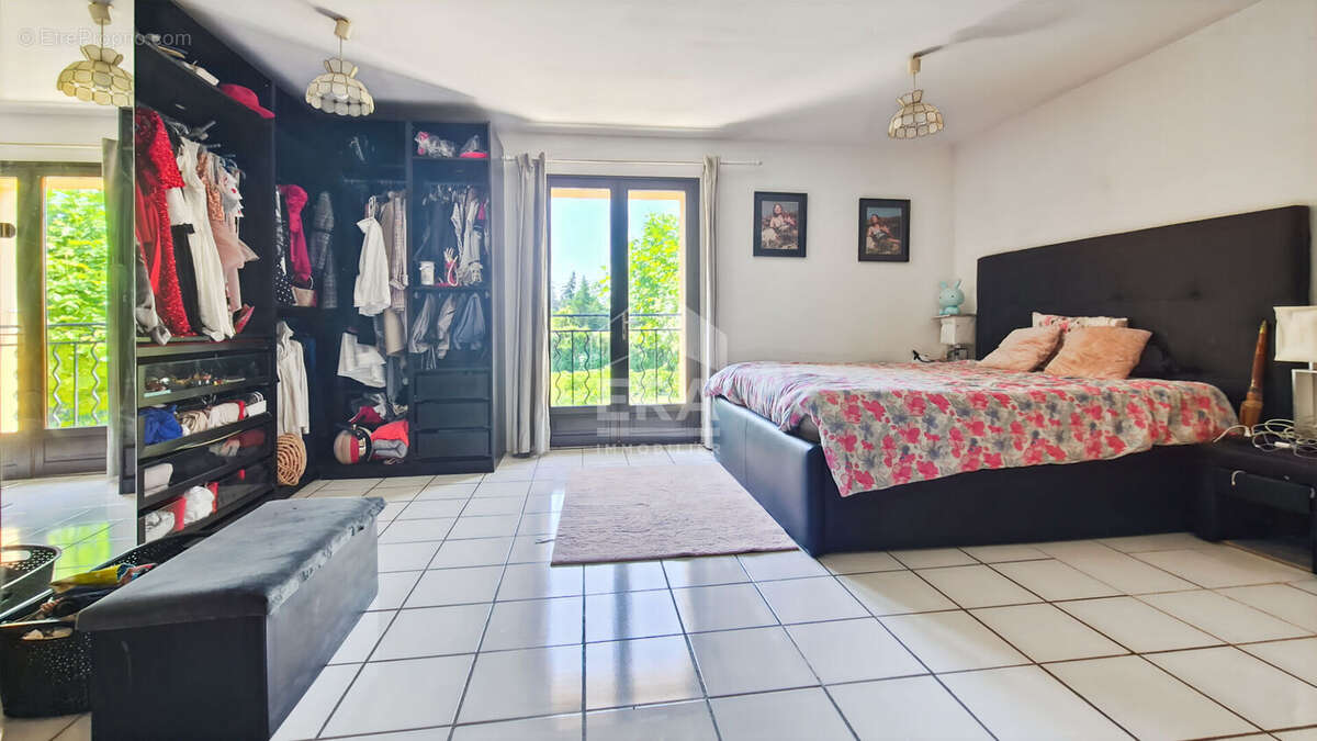 Maison à CHATEAURENARD