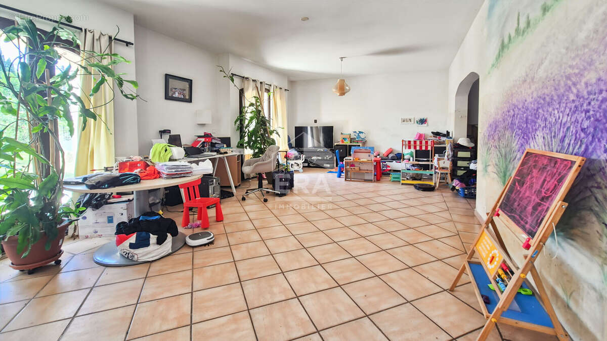 Maison à CHATEAURENARD