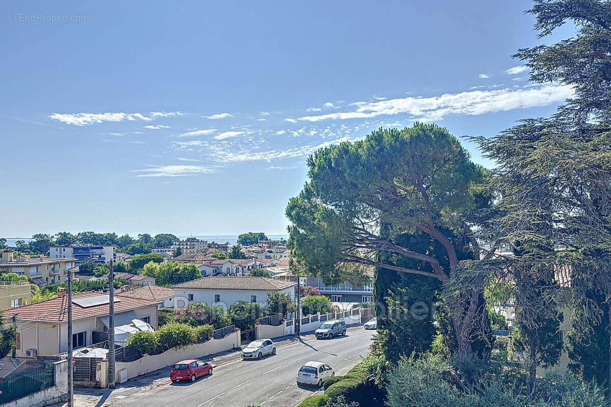 Appartement à VILLENEUVE-LOUBET